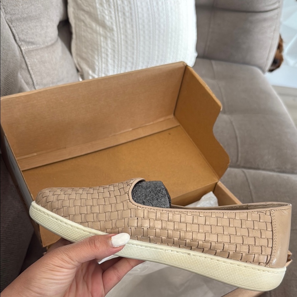 New in box - Trotters Tan Woven Slip-On Flats